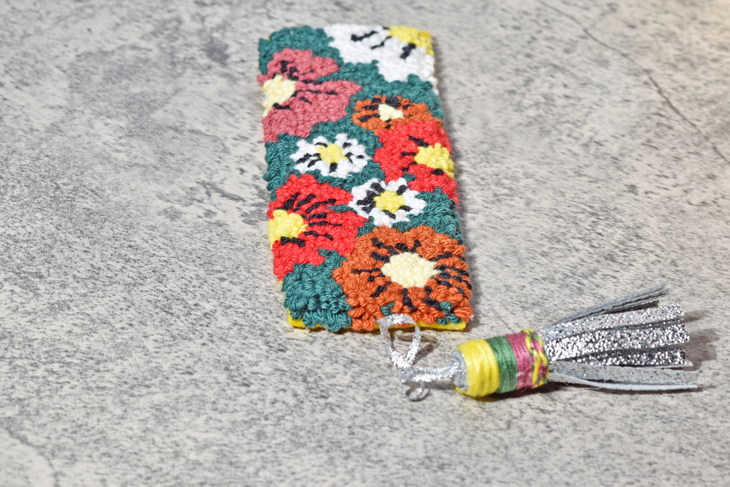 Floral punch needle bookmark with tassel - digital pattern