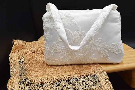 Vintage-style bridal purse with lace and zipper