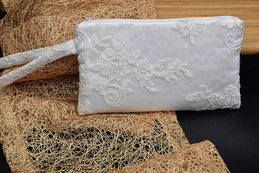 Wristlet lace bridal bag with a zipper